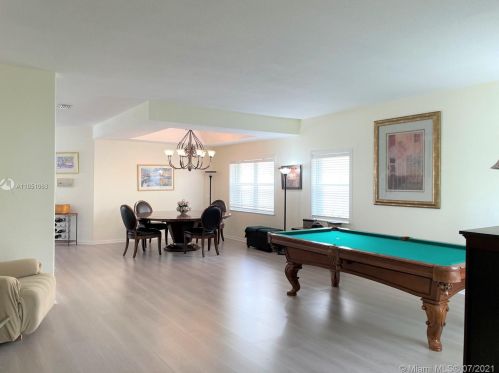 15631 16th Ct, Hollywood, FL 33027-2347