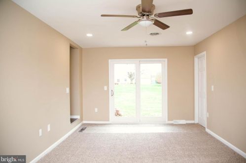 71 Honeysuckle Dr, Navy Sup Dpt PA 17050-3166 exterior