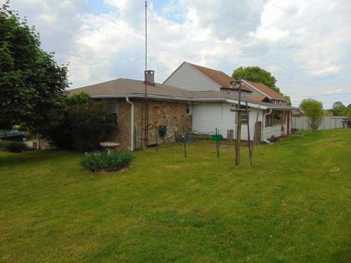 119 Shultz St, South Connellsville, PA 15425-2220