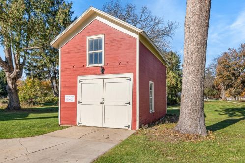 610 Liberty St, Ripon WI  54971-1220 exterior