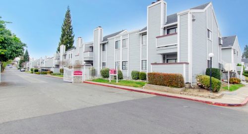 7405 Auburn Oaks Ct, Citrus Heights, CA 95621-1380