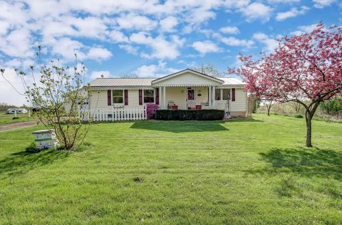 3045 Wayne Ridge Rd, Zanesville OH  43701-8651 exterior