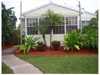 1543 Jackson St, Hollywood, FL 33020-5243