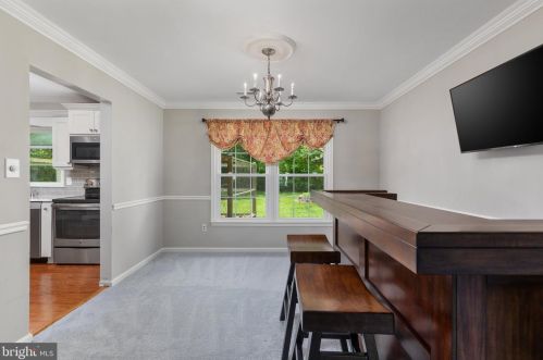 1125 Artic Quill Rd, Herndon VA  20170-3603 exterior