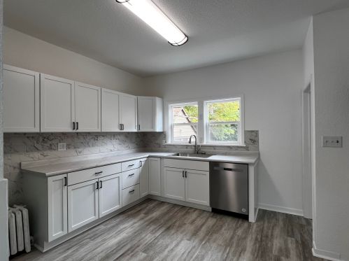 728 Waldo Blvd, Manitowoc, WI 54220-2832