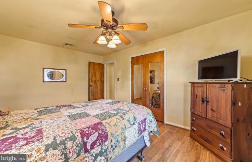 30 Greenfield Ave, Trenton NJ  08648-3828 exterior