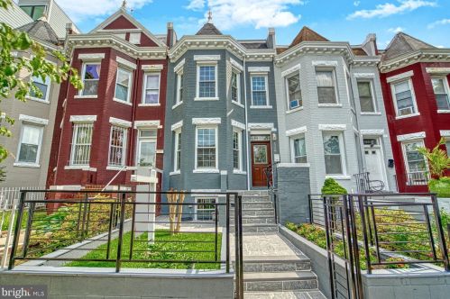 1358 Quincy St, Washington, DC 20017-2614