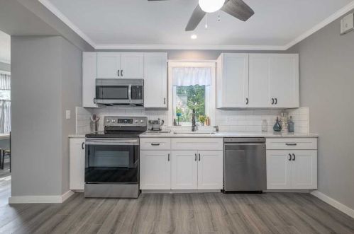 1 Elmwood Ave, Poughkeepsie NY  12603-4101 exterior