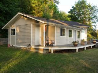 3250 Tracyton Beach Rd, Bremerton, WA 98310-2035