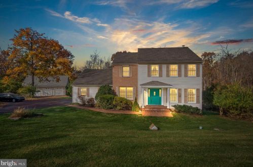 4910 Martha Ln, Collegeville, PA 19473-2042