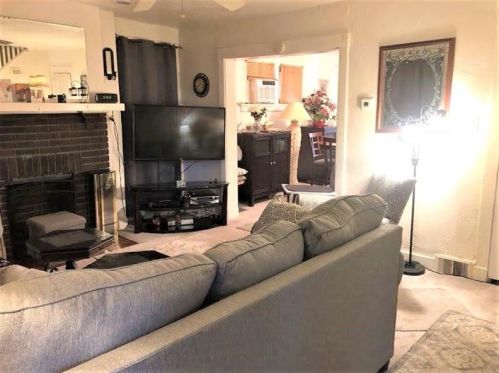 2032 Chalfant St, Pittsburgh, PA 15221-1204