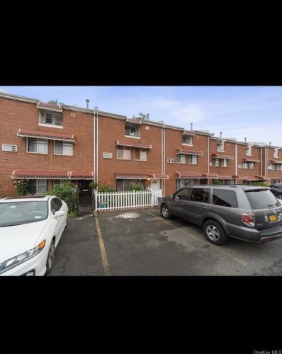 33 Harper Ct, Bronx, NY 10466-6058