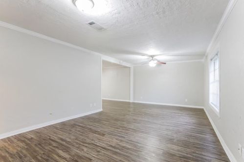 1403 Roberson St, Conroe TX  77301-1864 exterior