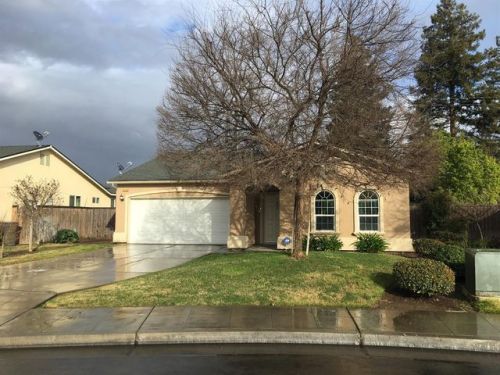 8496 Foothill Ave, Parlier, CA 93648-2162