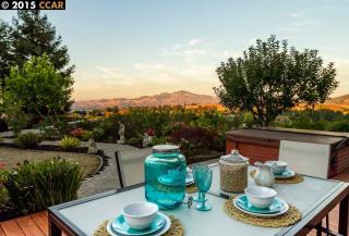 32 Corte Aires, Moraga, CA 94556-1614