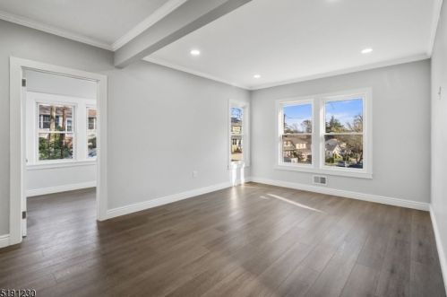 22 Ward Pl, Montclair NJ  07042-3106 exterior