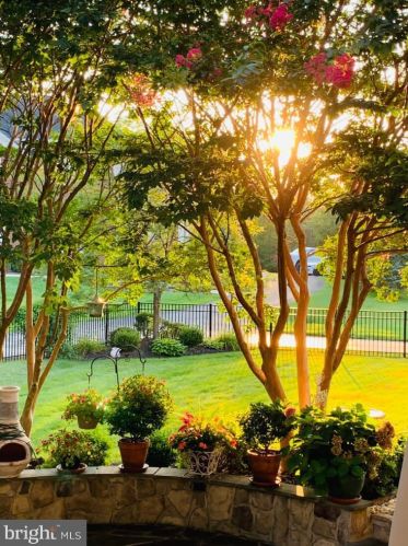 19376 Ml Dm Pl, Leesburg VA 20176-1637 exterior