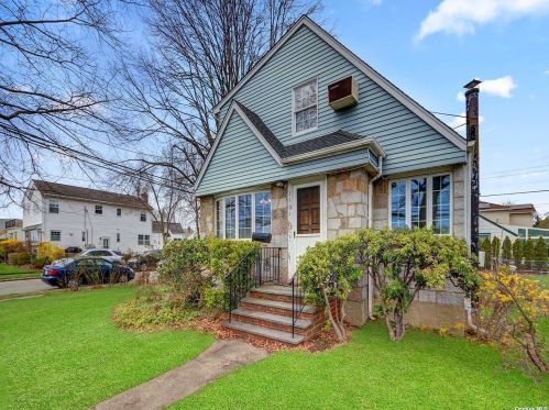 1101 Hillside Ave, New Hyde Park, NY 11040-2703