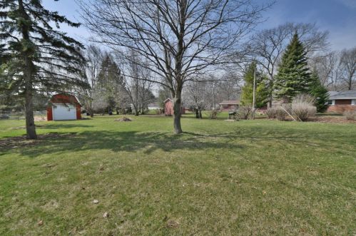 13419 Sunny View Dr, Waukesha, WI 53151-6037
