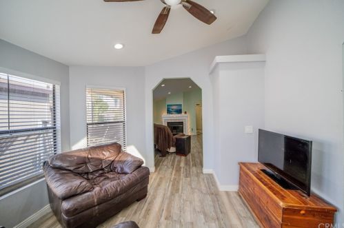 31768 Via Cordova, Lake Elsinore CA  92530-7961 exterior