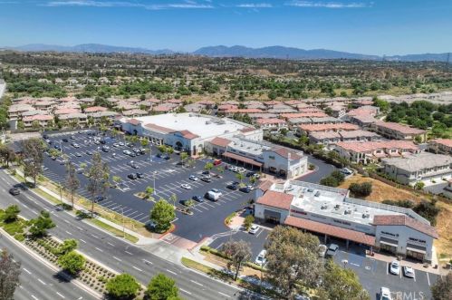 23860 Toscana Dr, Santa Clarita CA  91354-3015 exterior