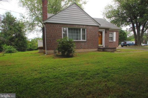 373 Concord Rd, Glen Mills PA  19342-1403 exterior