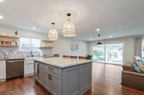 10655 Valley View Dr, Rancho Cordova CA  95670-2468 exterior