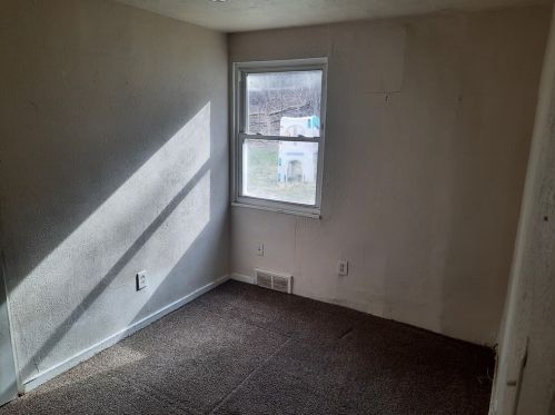 8060 Lincoln Rd, Verona PA  15147-1606 exterior