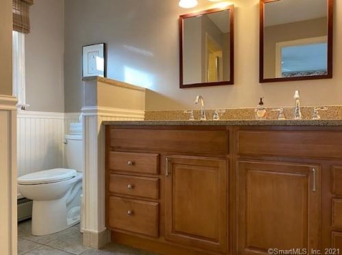 34 Robert Ln, Wallingford CT  06492-4317 exterior