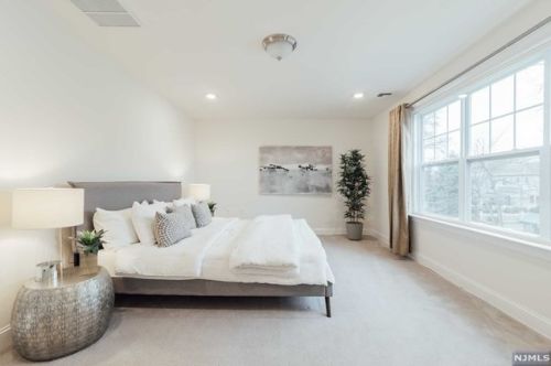 38 Walnut St, Little Falls NJ  07424-1402 exterior