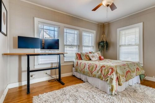 908 38th 1/2 St, Austin TX 78751-5218 exterior