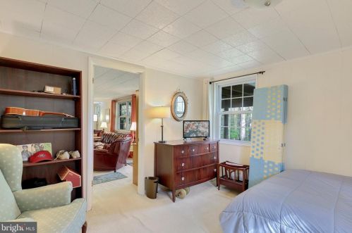 7122 Dalhouse St, Springfield VA  22151-3430 exterior