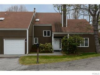 8 Hillside Pl, Chappaqua, NY 10514-3701
