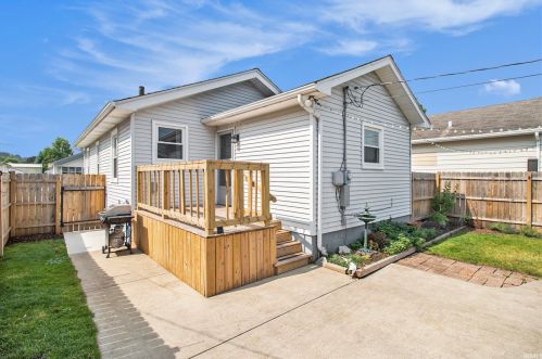 510 12 St, Mishawaka IN 46544-5411 exterior