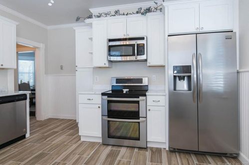 42 Merriman St, Bristol CT  06010-5042 exterior