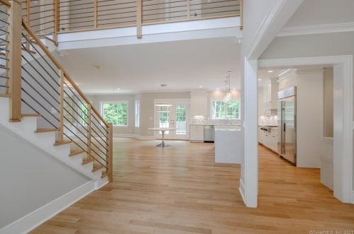 34 Hickory Ln, Ridgefield, CT 06877-5214