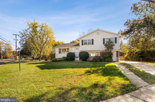 466 Arthur Dr, Beverly, NJ 08010-2199