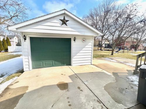 517 Montgomery St, Watertown, WI 53098-2618