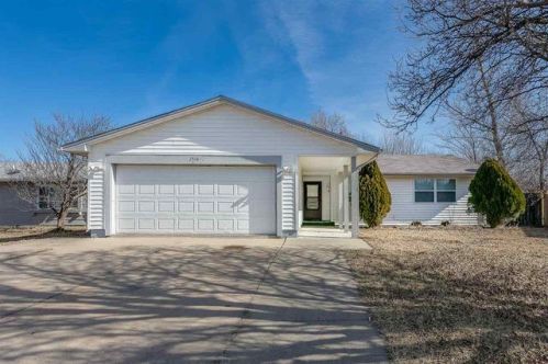 2516 Battin St, Wichita KS  67220-3018 exterior