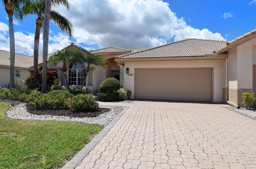 8781 Shoal Creek Ln, Boynton Beach, FL 33472-2504