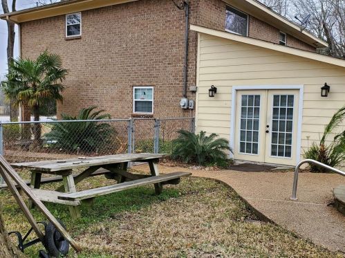 8207 State Highway 19, Athens, TX 75751-5502