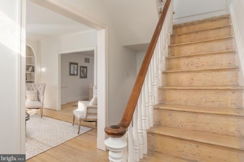 3339 P St, Washington, DC 20007-2702