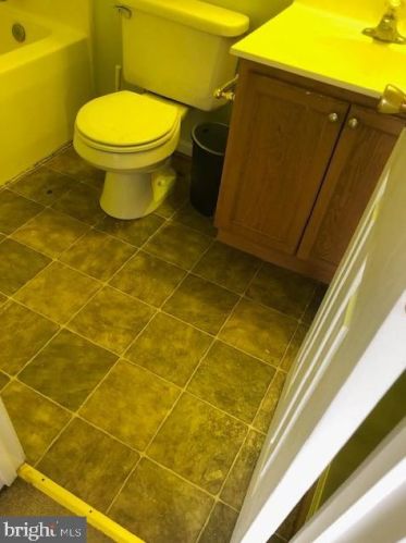 228 Kadies Ln, Edinburg VA  22824-9608 exterior