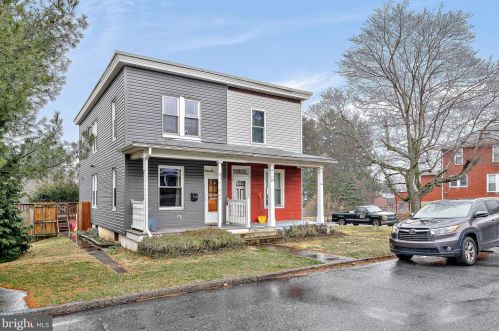 116 Oak St, Harrisburg, PA 17109-3712
