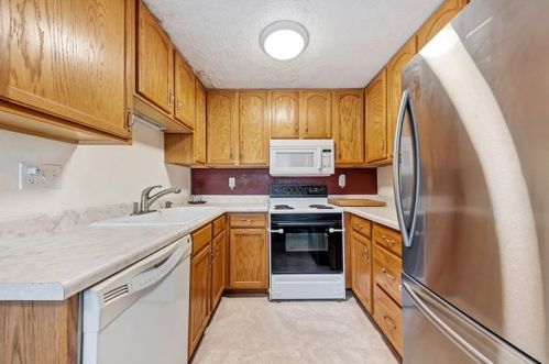 630 Deer Watch Rd, Bridgeville, PA 15017-1149