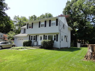 40 Lilchester Rd, Hopatcong, NJ 07843-1566