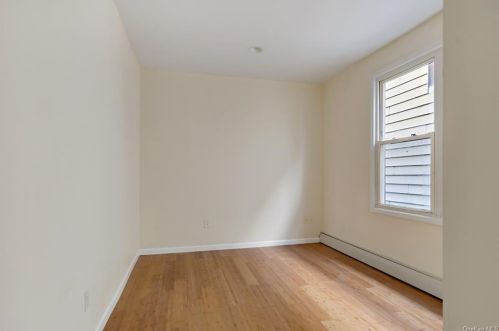 4256 Byron Ave, Bronx, NY 10466-3117