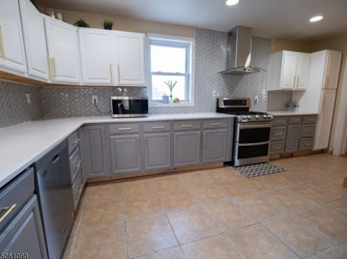 20 Vernon Pl, East Orange NJ  07017-4410 exterior