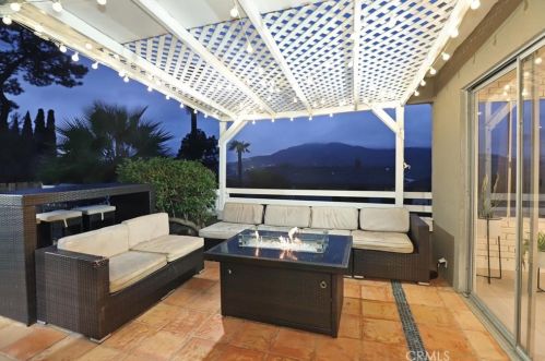 1630 Virden Dr, Glendale CA  91208-2722 exterior