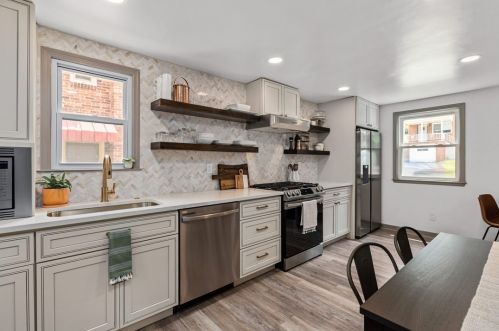 410 Maytide St, Pittsburgh PA  15227-1848 exterior